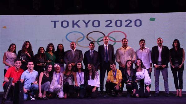 وزير الرياضة مع المتأهلين