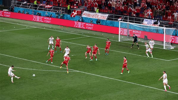 جانب من مباراة الدنمارك