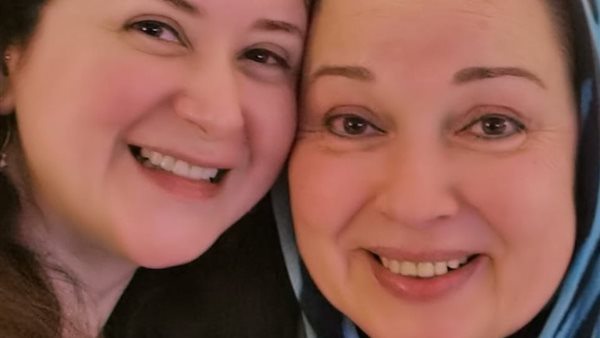 نورا ومى نور الشريف