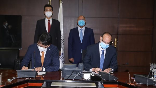 جانب من مراسم التوقيع