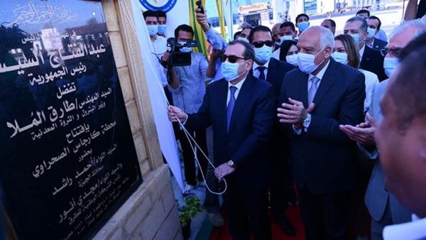 خلال الافتتاح