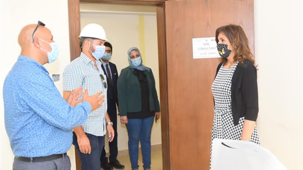 وزيرة الهجرة خلال