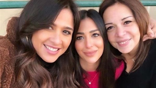 ياسمين عبد العزيز