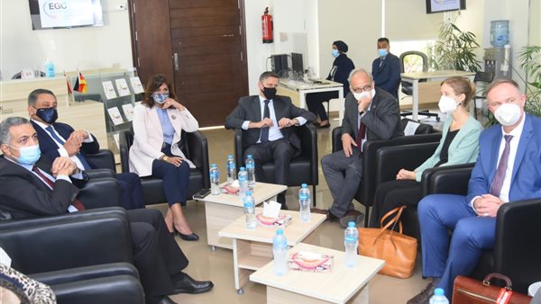 زيارة وزيرة الهجرة