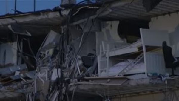 المبنى المنهار 