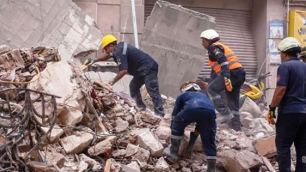 عقار العطارين المنهار