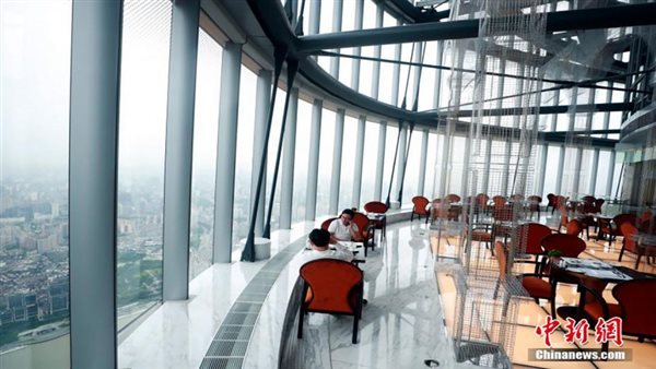 أعلى فندق بالعالم