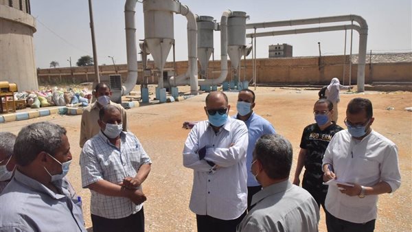 محافظ أسيوط خلال