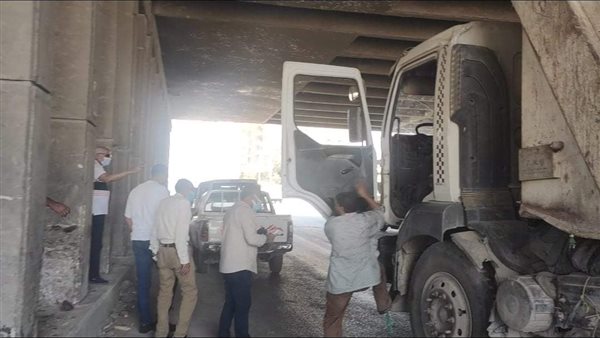 محافظ الجيزة وسائق