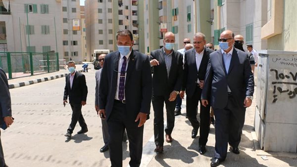 محافظ القاهرة خلال