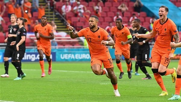 ديباي لاعب هولندا