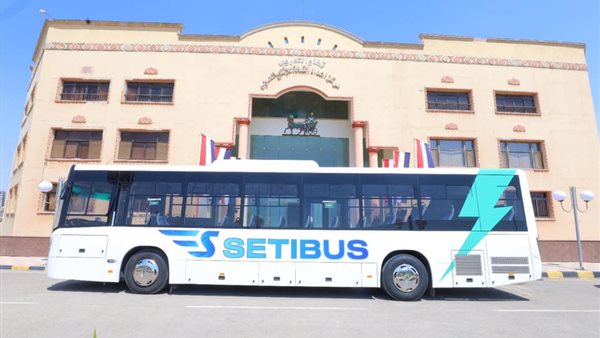 أتوبيس كهربائى بأيدى