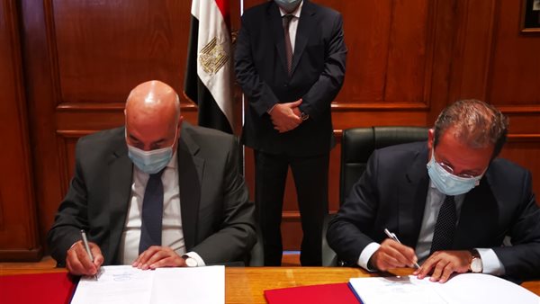 جانب من مراسم التوقيع