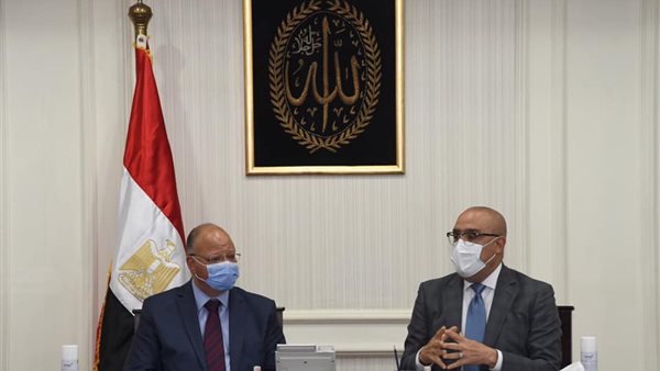 وزير الاسكان ومحافظ