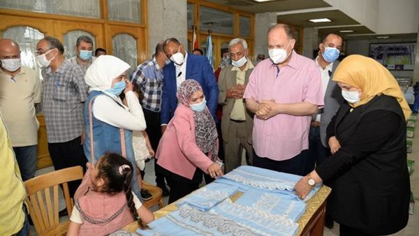 محافظ اسيوط خلال