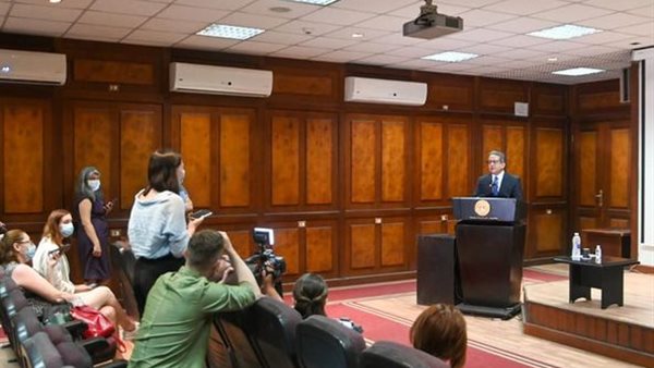 وزير السياحة 