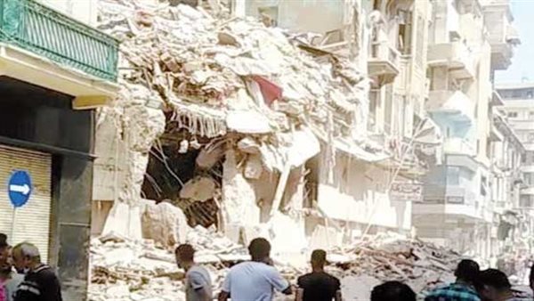 صورة انهيار عقار