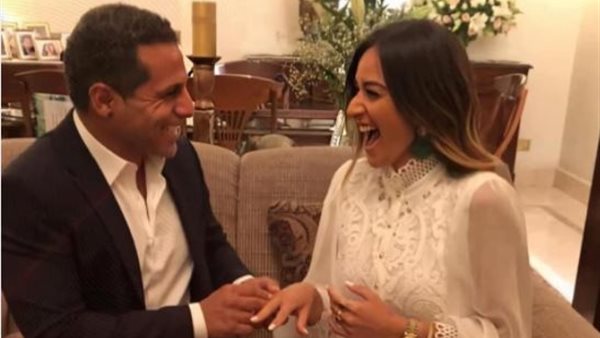 أمينة خليل وخطيبها