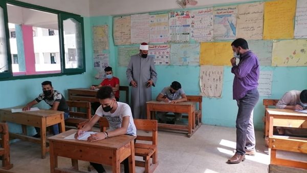 جانب من الامتحانات