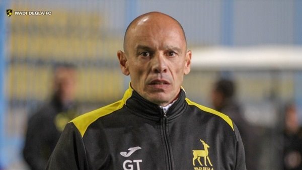 تاكيس جونياس 