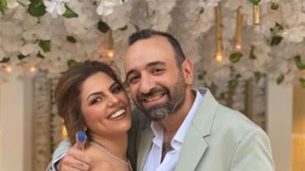 عمرو سلامة وزوجته