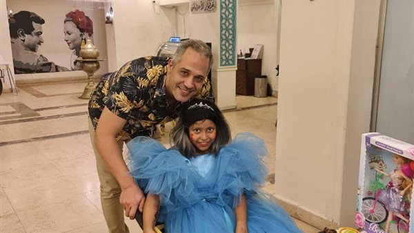 مصطفى درويش والطفلة