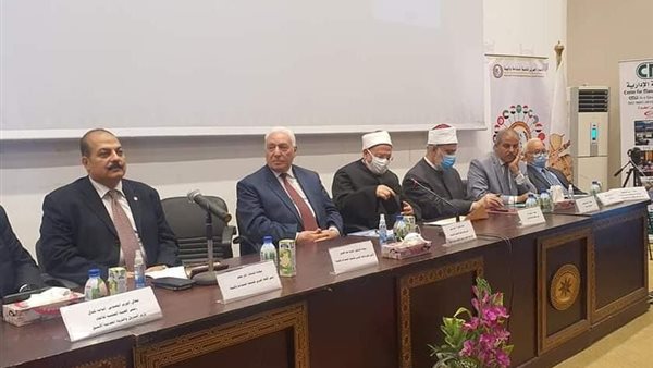 جانب من الندوة 