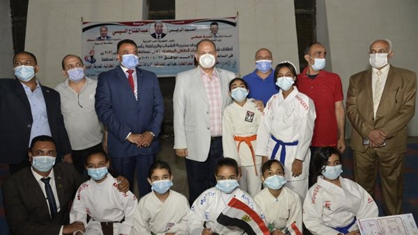 محافظ أسيوط خلال