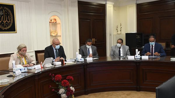 وزيرا الإسكان والبيئة