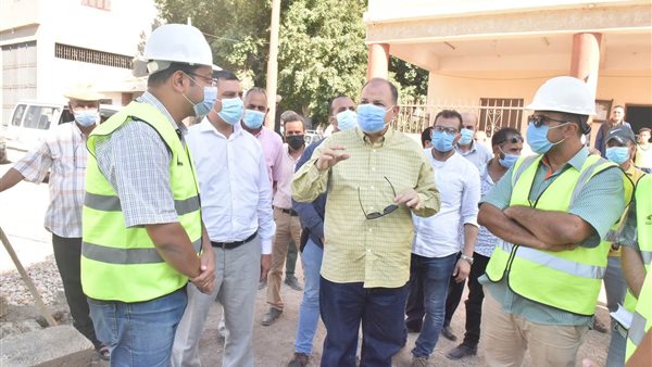 محافظ اسيوط خلال