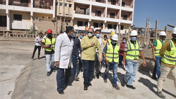 محافظ اسيوط خلال