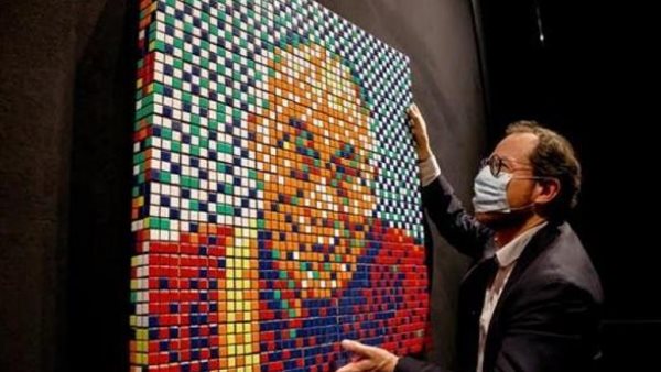 وجة من من مكعبات