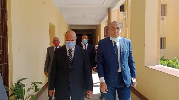 محافظ القاهرة خلال