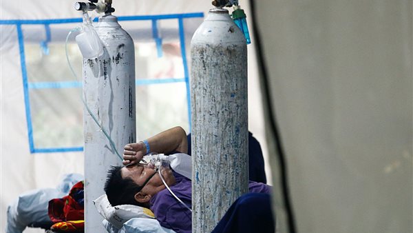 فيروس كورونا يتفشى