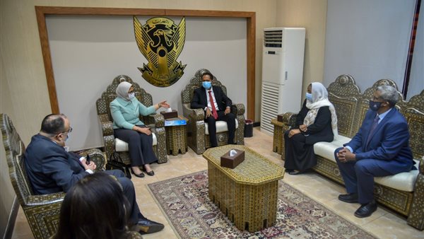 وزيرة الصحة هالة