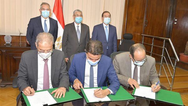 جانب من مراسم التوقيع