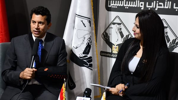 وزير الشباب والرياضة