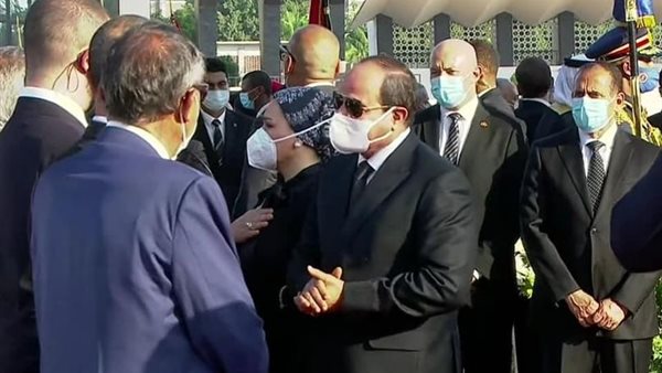 الرئيس السيسي والسيدة