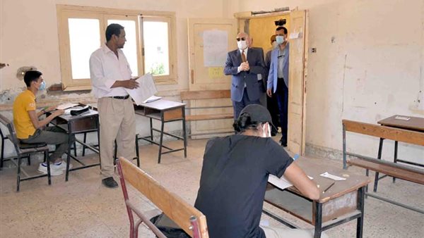 محافظ الاقصر خلال