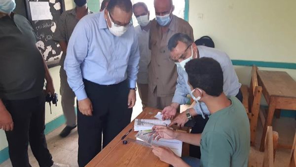 محافظ الشرقية خلال