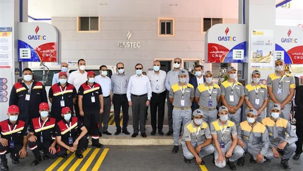 وزير البترول يفتتح