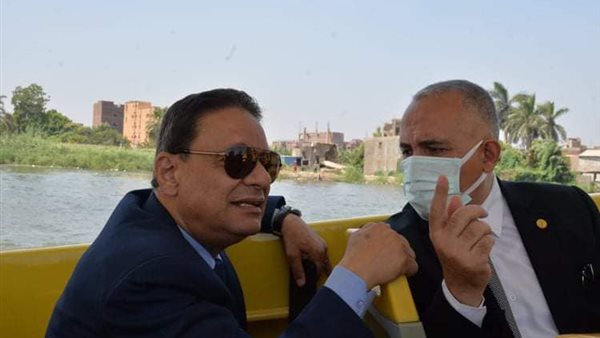 الكاتب كرم جبر ووزير