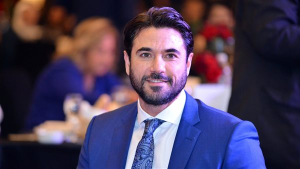 الفنان احمد عز 