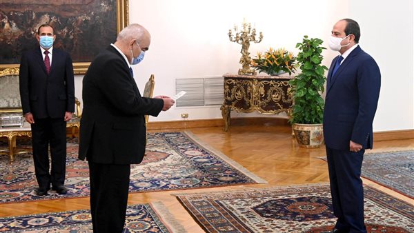 الرئيس السيسي يشهد