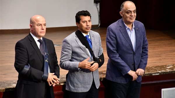 وزير الشباب والرياضة