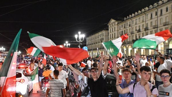 احتفالات الجماهير