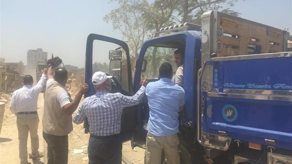 وزير النقل وسائق