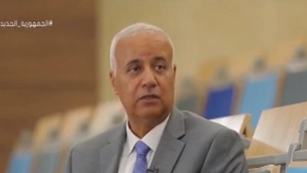  رئيس جامعة العلمين